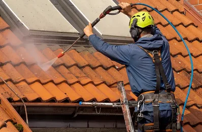 Démoussage et hydrofuge de toiture à Achères